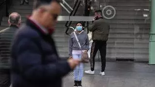 Catalunya obliga a usar mascarilla en hospitales, CAP y residencias para contener la gripe