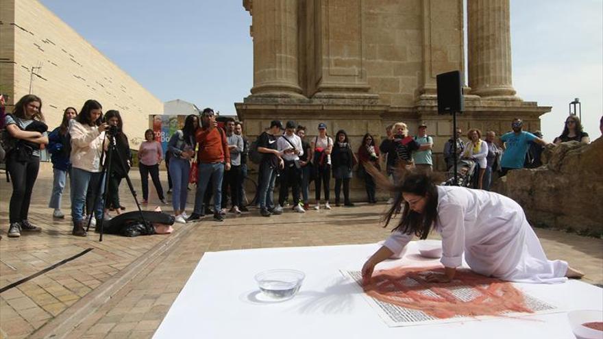 &#039;Performances&#039; urbanas para reivindicar el feminismo