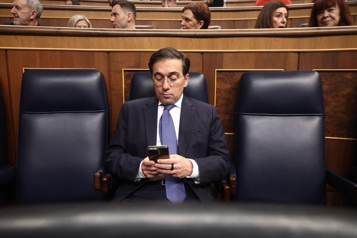 El ministro de Asuntos Exteriores, José Manuel Albares, en una sesión de control al Gobierno, en el Congreso de los Diputados, a 11 de febrero de 2026, en Madrid (España).
