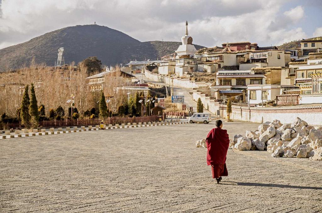 Monje del monasterio Songzanlin de Shangri-La.