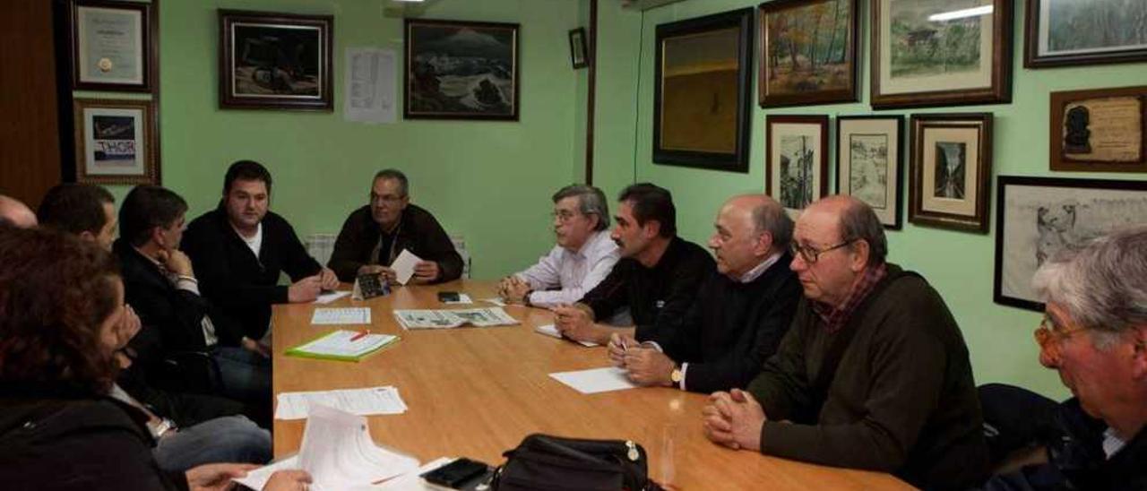 Representantes de las sociedades de festejos en una de las reuniones celebradas.