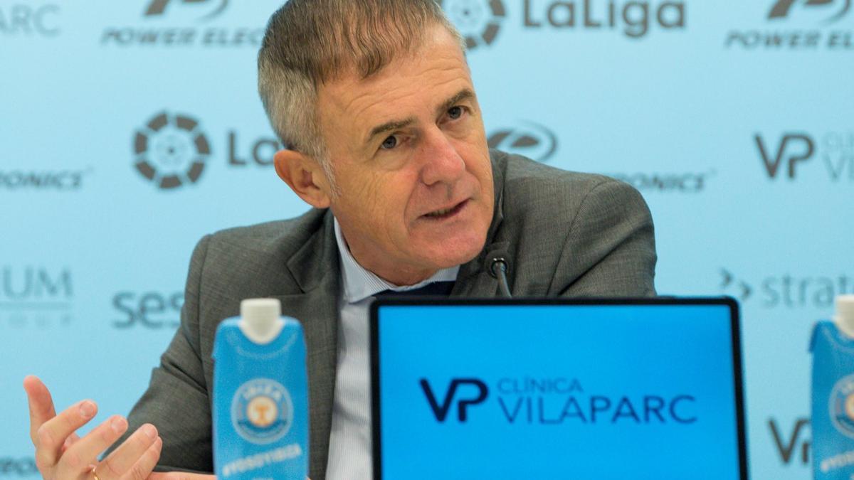 Lucas Alcaraz, entrenador de la UD Ibiza, en rueda de prensa.