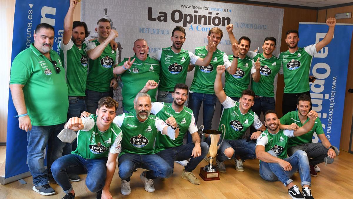 El Deportivo Liceo visita LA OPINIÓN tras proclamarse campeón de la Copa del Rey