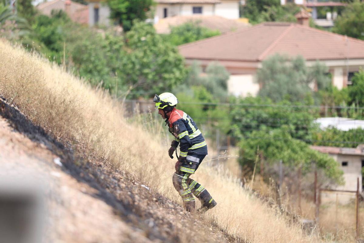 Gran incendio en la carretera del Aeropuerto