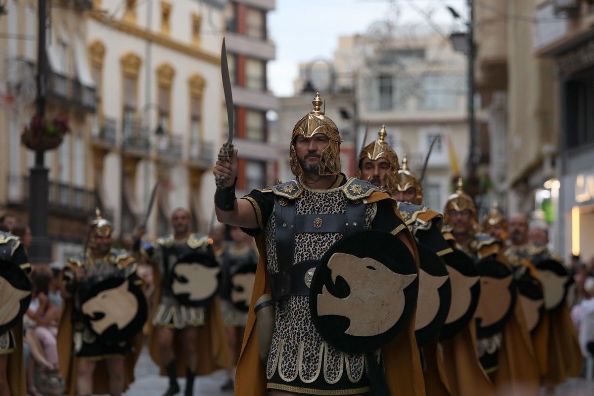 Todas las imágenes del Desfile General de Tropas y Legiones de este sábado en Cartagena