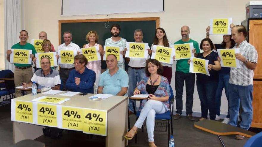 Miembros de la Plataforma Ciudadana por el 4% para la Educación Ya.