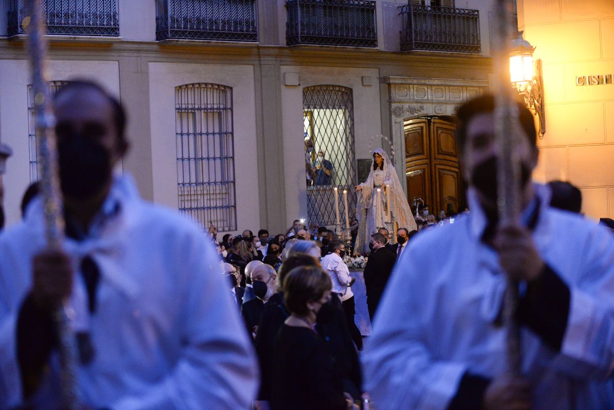 Madrugada de traslados para la veneración 'El Verbo Encarnado' en la Catedral