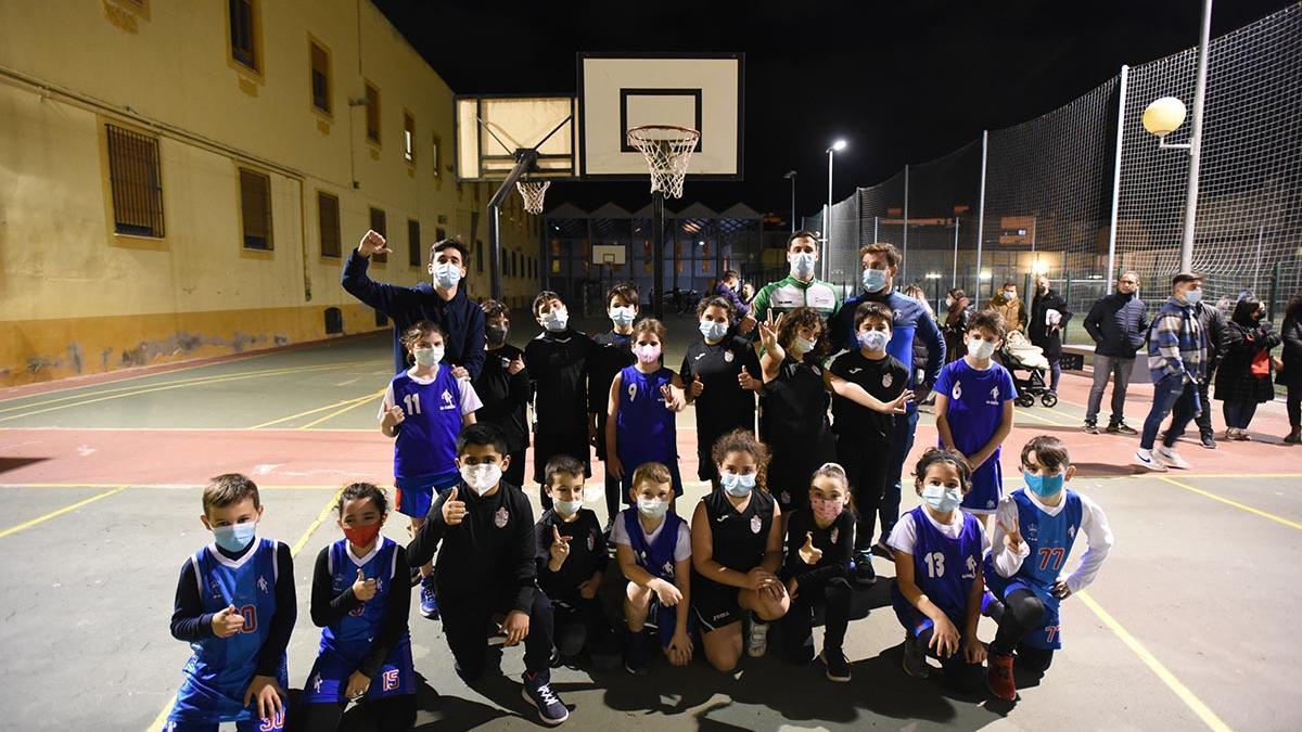 Un partido de baloncesto de los Juegos Deportivos Municipales en Salesianos.