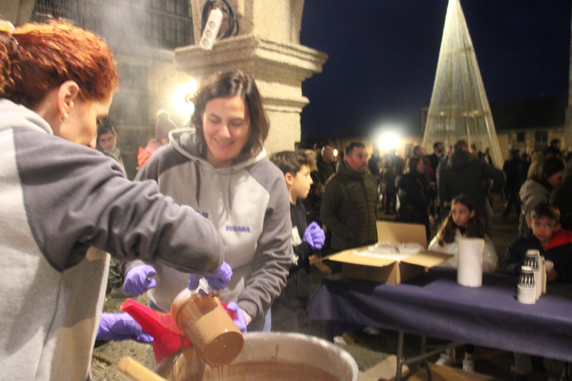 GALERÍA | Encendido del alumbrado navideño en Puebla de Sanabria