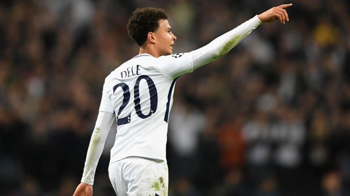 Dele Alli en un partido con el Tottenham