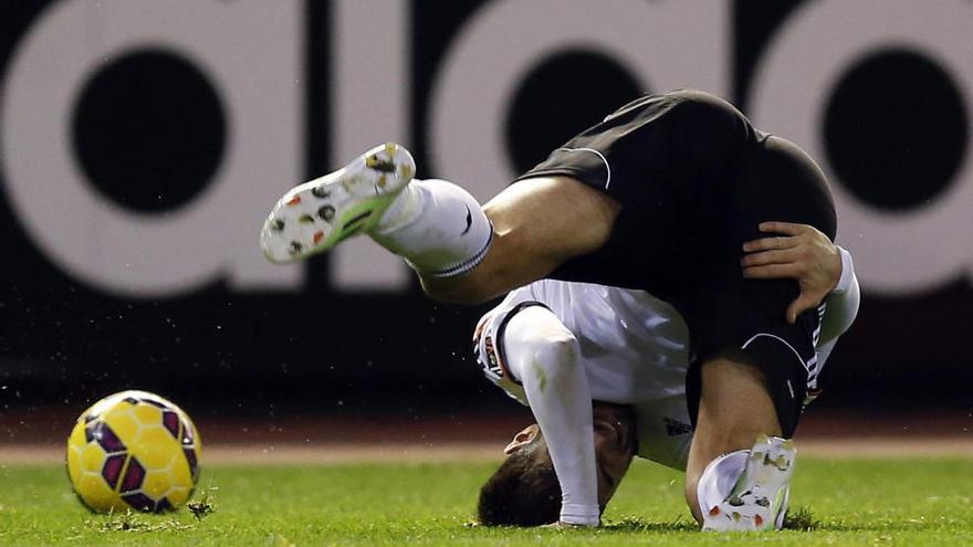 Barragán, en el momento de lesionarse contra el Almería