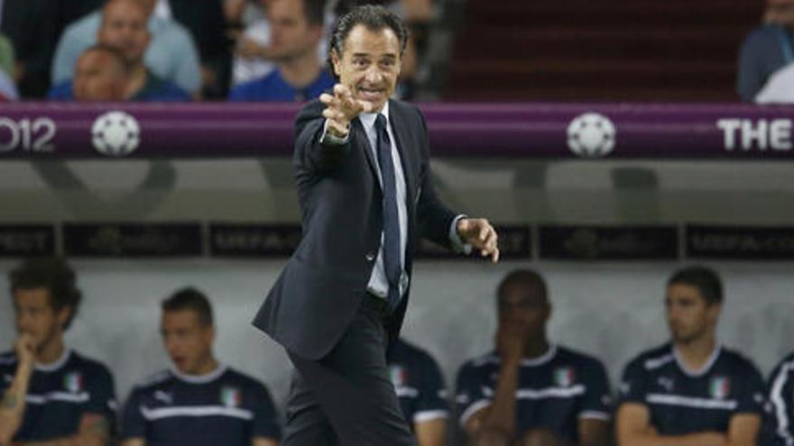 Prandelli dirigirá al Valencia