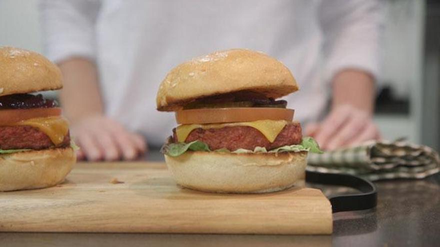 Nestlé lanza una hamburguesa vegetal y aspira a liderar las alternativas a la carne