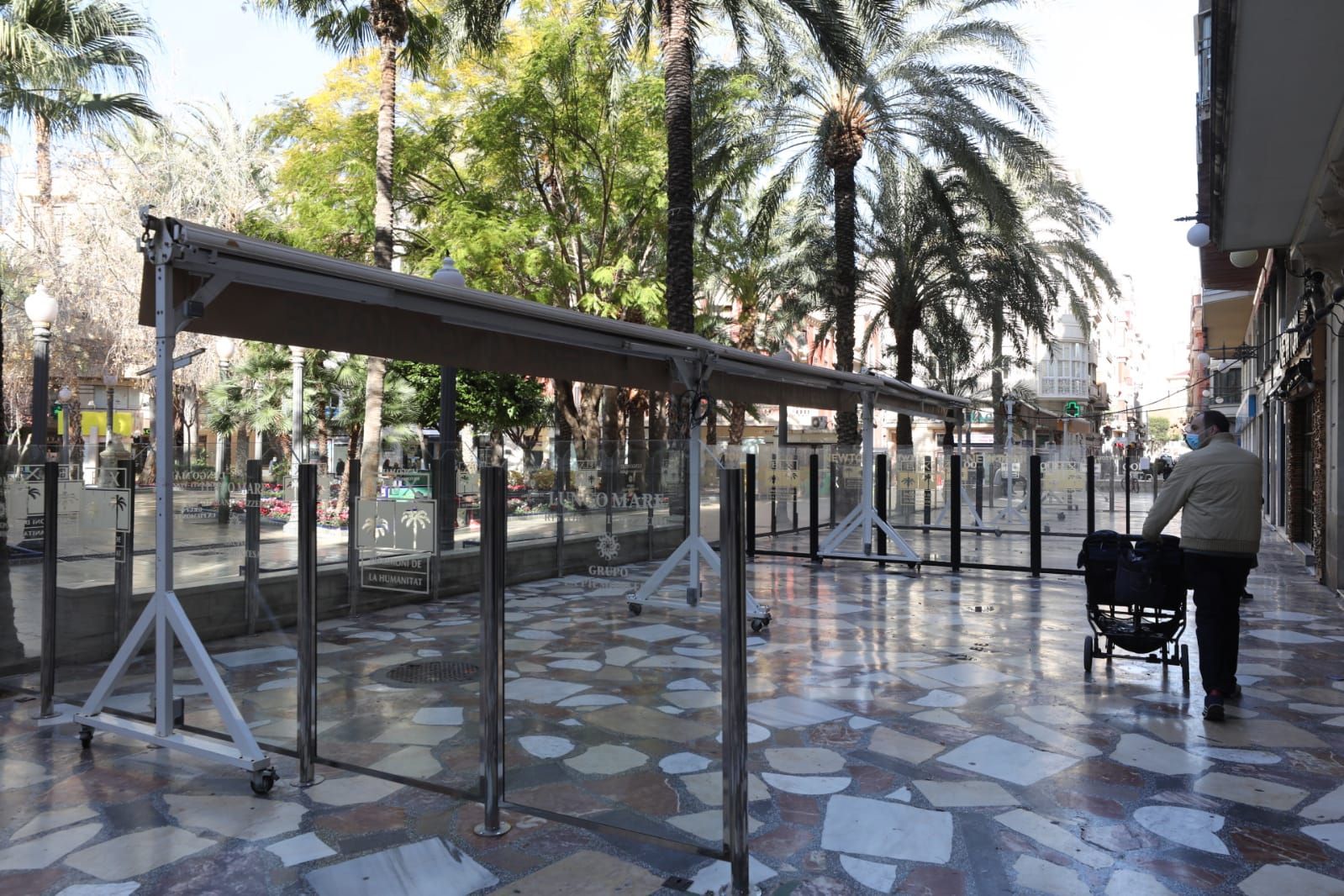 Bares de Elche ponen desayunos y comidas para llevar por las nuevas restricciones