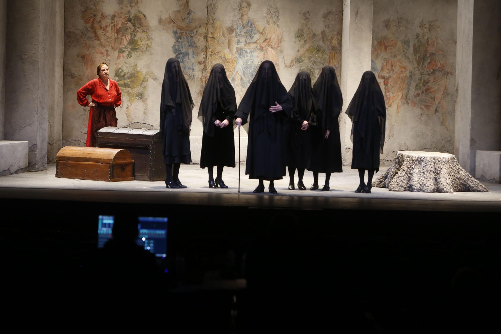 Estreno nacional en el Teatro Principal de Alicante de "La casa de Bernarda Alba"