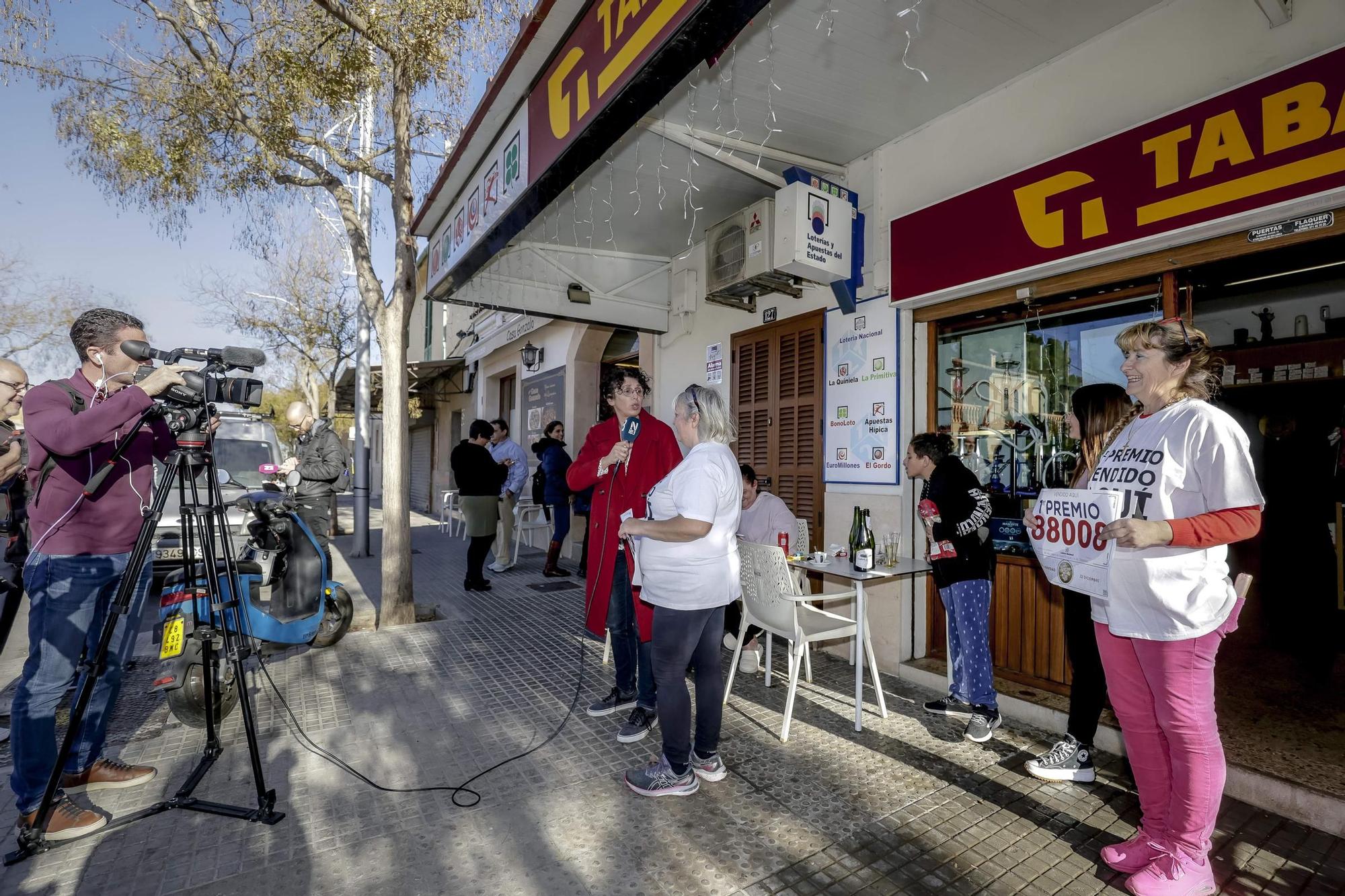 Ganadores de los 6,3 millones del Gordo de Navidad en Mallorca: Las mejores fotos de las fiestas