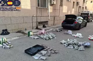 Enxampen un esportiu d'alta gamma en sentit contrari a la Jonquera amb 95 quilos de droga