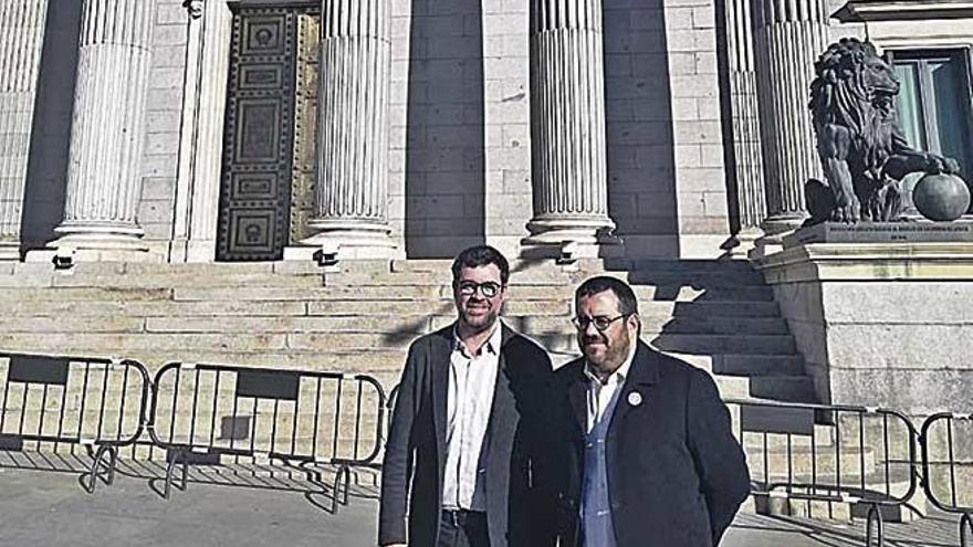 Antoni Noguera y el senador Vicenç Vidal en el Congreso.