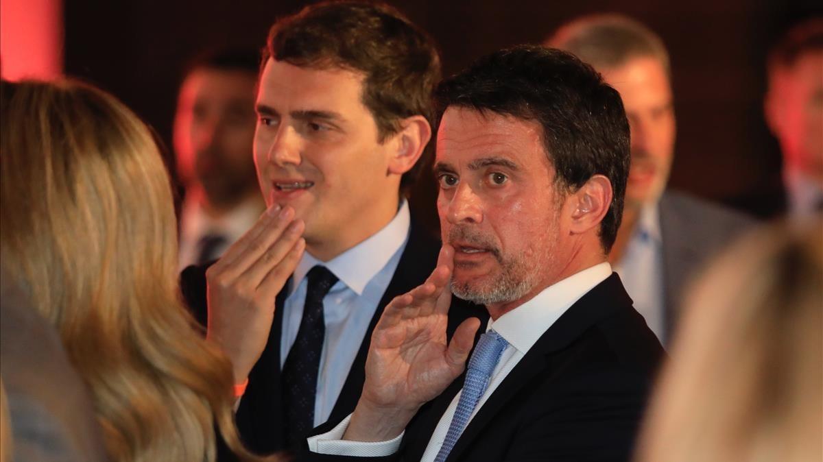 zentauroepp43050420 barcelona 23 04 2018  pol tica   societat civil entrega un p180919180816