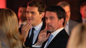 zentauroepp43050420 barcelona 23 04 2018  pol tica   societat civil entrega un p180919180816