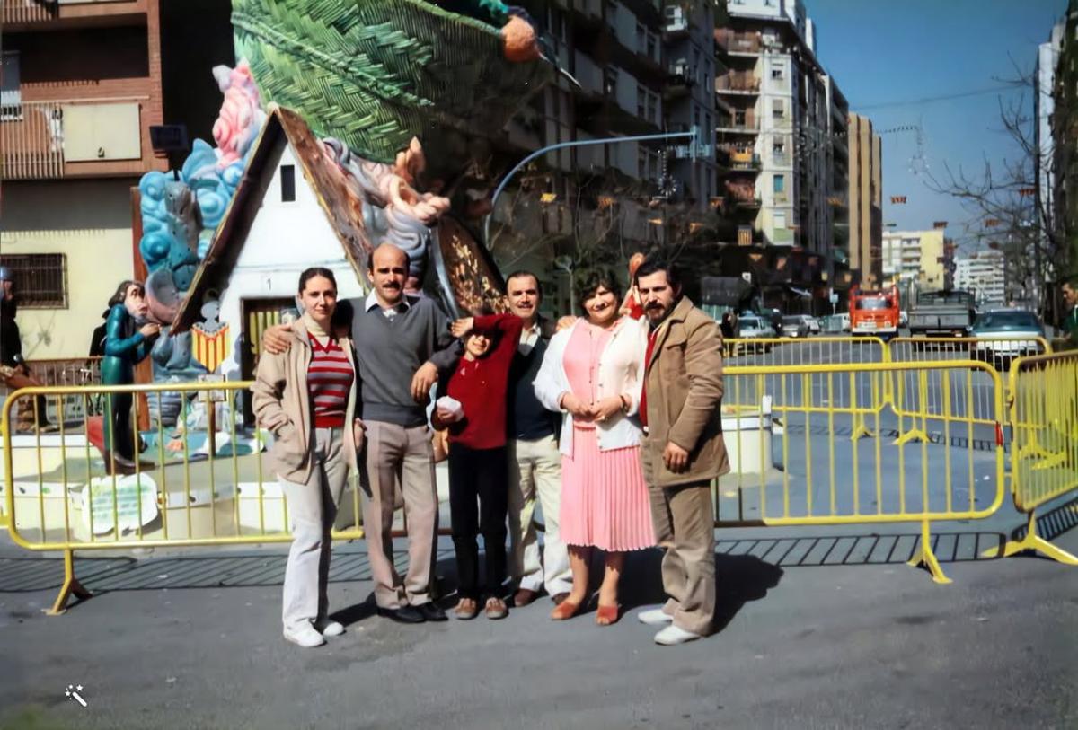 Imagen de la falla Pío XI Fontanars de 1983