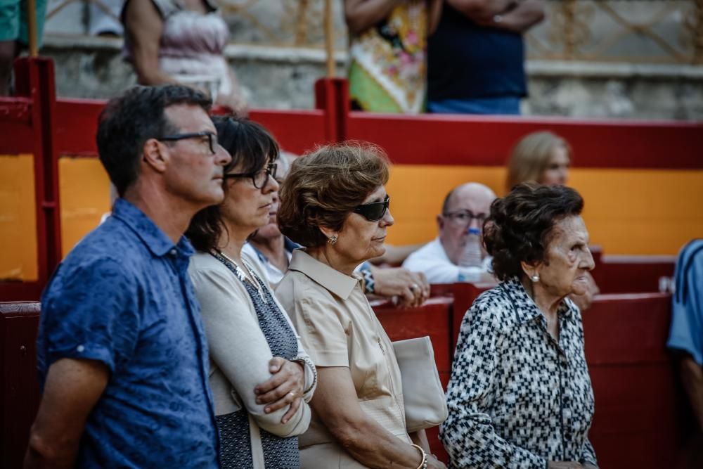 La afición se reúne para recordar a Canito