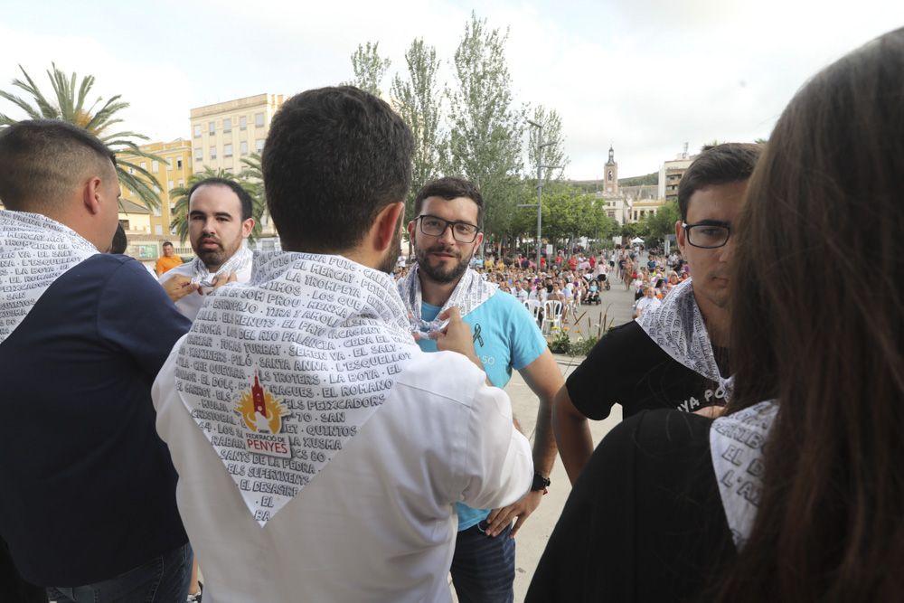 Pregón y puesta del pañuelo oficial de las fiestas de Sagunt