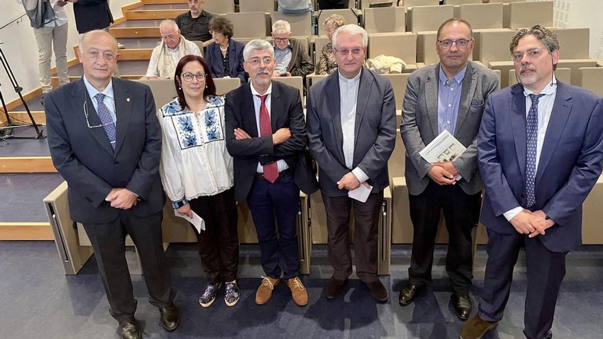 Lopo (e.), Gigirey, De la Campa, Lorenzo, Feijoo e Taín, onte, na inauguración das 'Leccións Xacobeas Internacionais'