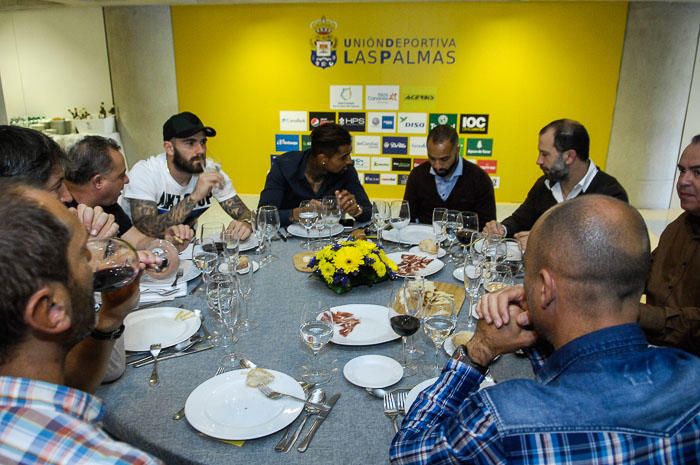 COMIDA DEL PRESIDENTE CON LA PLANTILLA DE LA UD ...