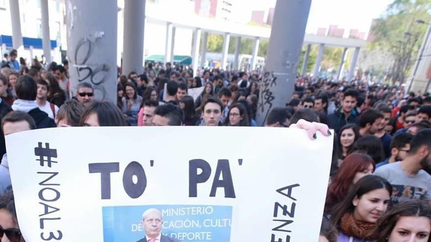 El Ministerio, dispuesto ahora a mantener las carreras universitarias en cuatro años