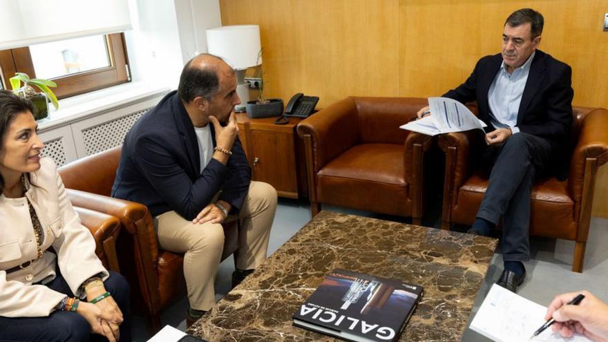 Reunión de ayer de Moldes y Sabarís con Román Rodríguez. | FdV