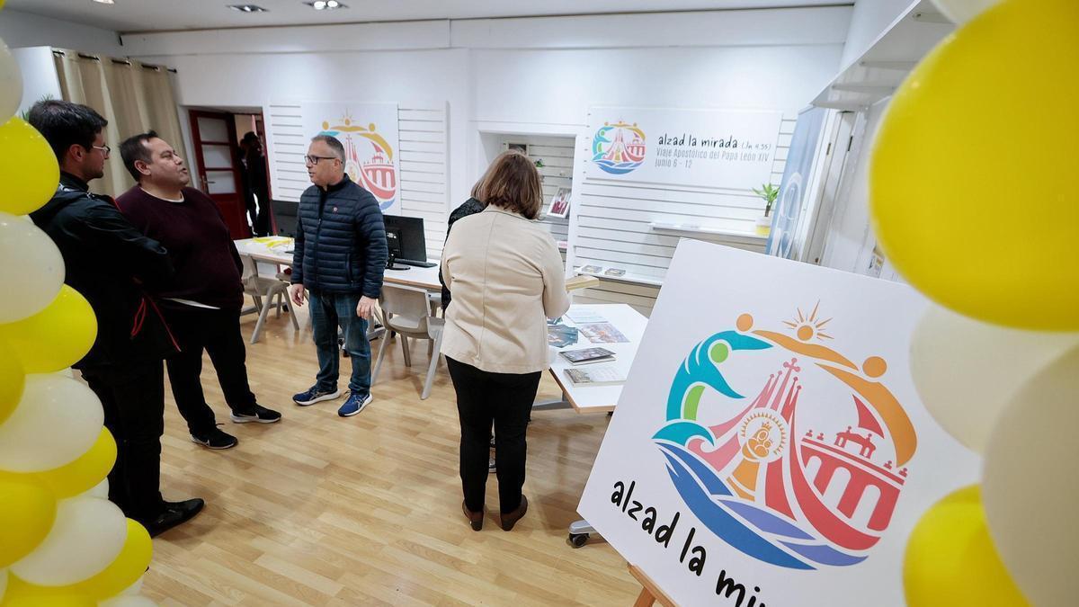 La visita del papa a Tenerife bate récords: ya triplica los voluntarios ...