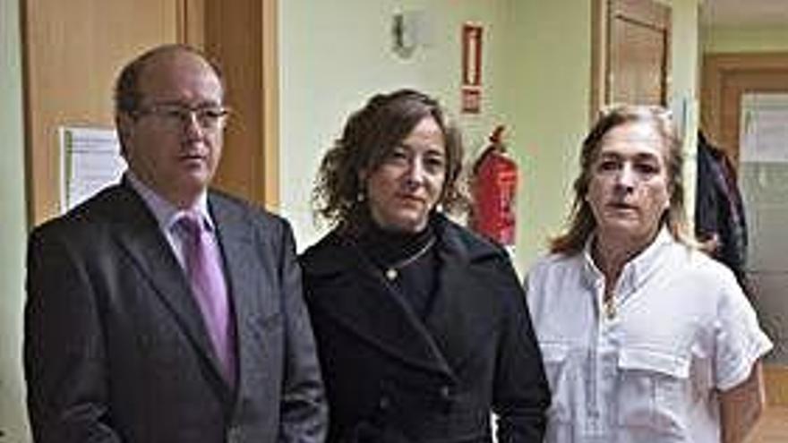 Lobo, Muñoz y González, en el Colegio de Veterinarios.