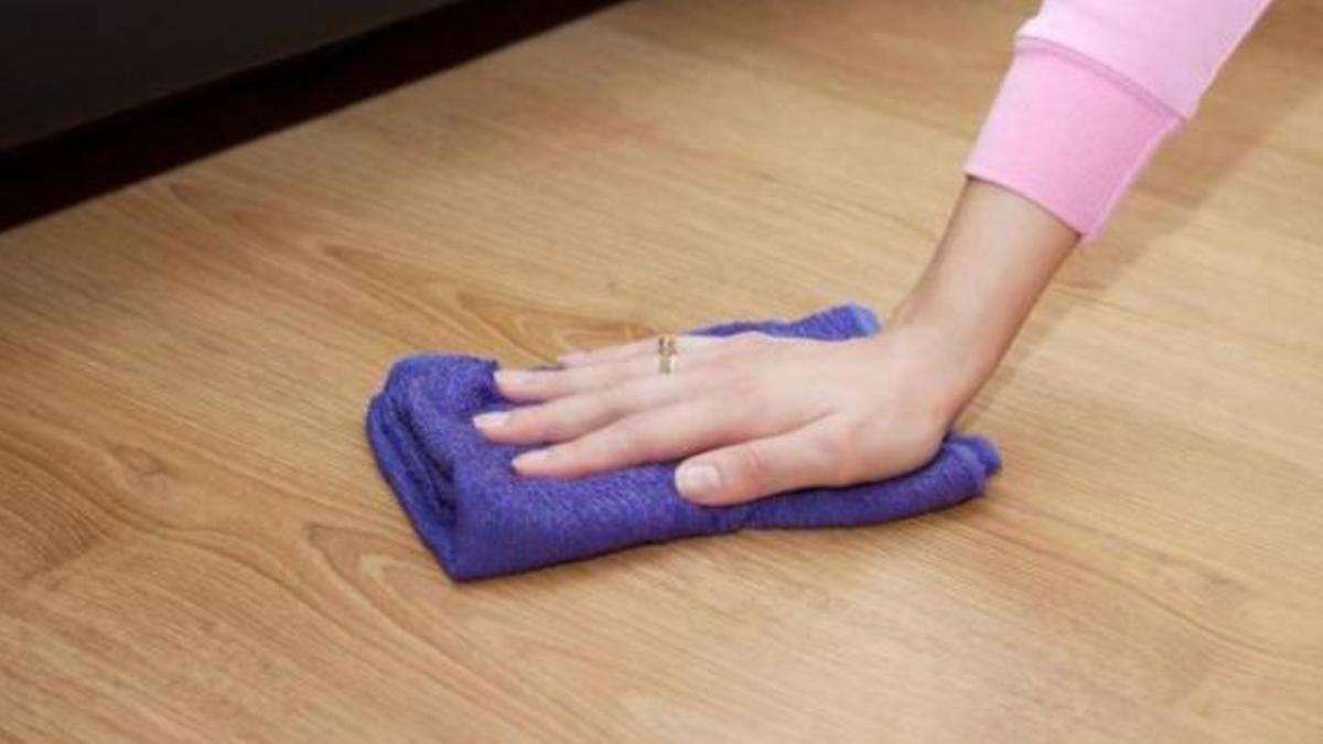 El truco definitivo para eliminar con una bayeta el polvo de todos tus muebles en cuestión de minutos