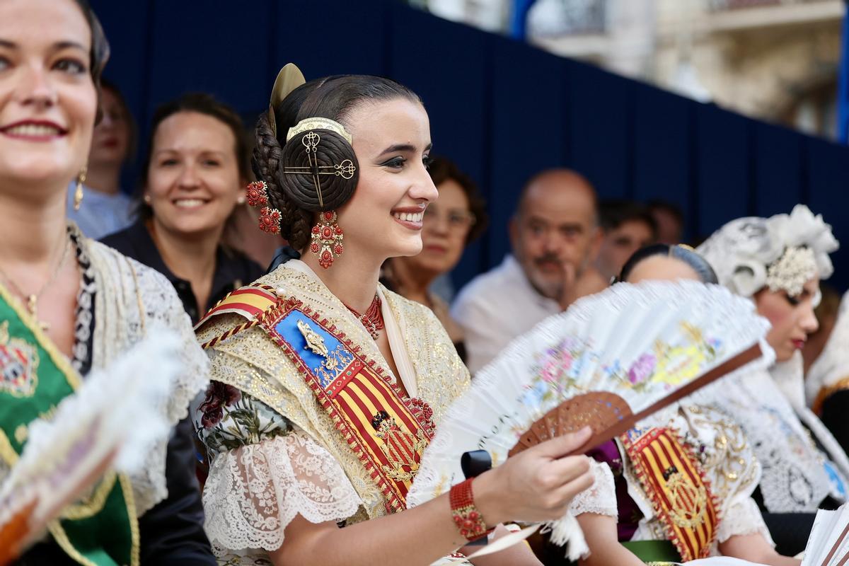 Así es el Desfile Folclórico de las Hogueras de Alicante