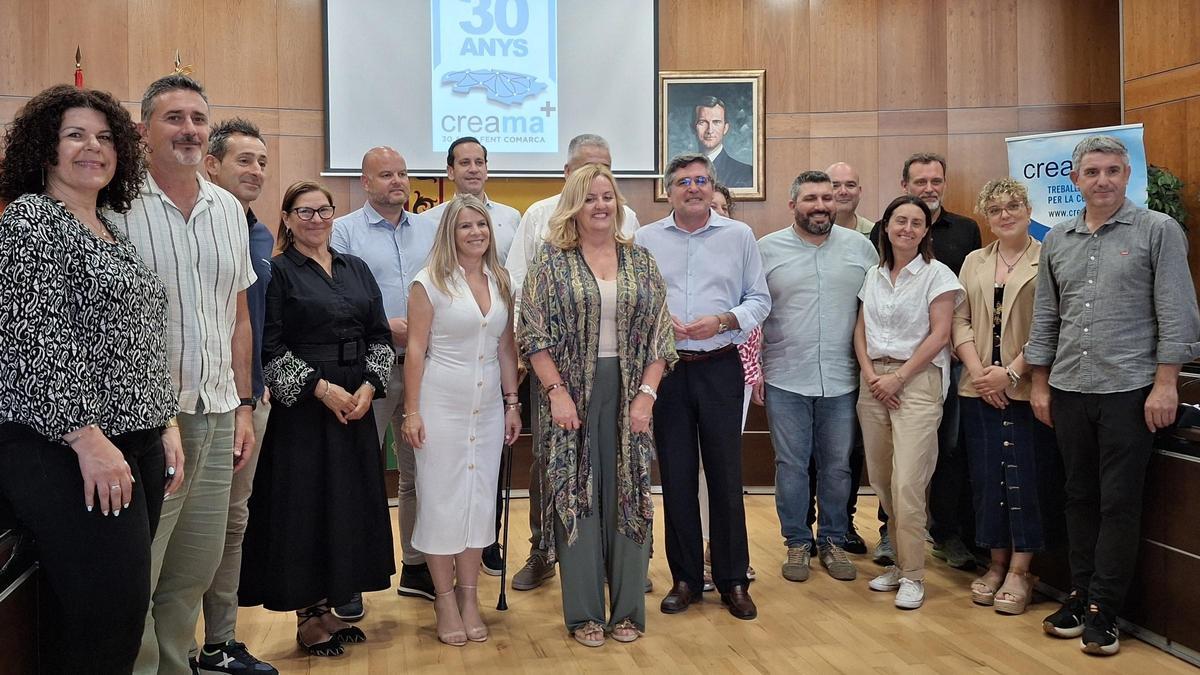 La alcaldesa de Calp y los alcaldes de Teulada, Benissa, Pego, El Verger y Gata junto a otros concejales