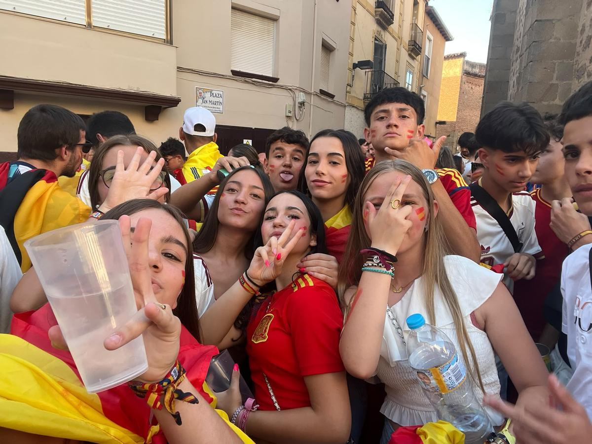 Fotogalería | Plasencia disfruta de la final desde la Plaza de San Martín