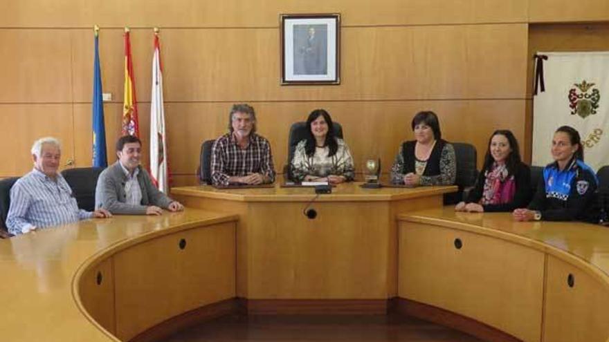 Homenaje a las campeonas de tiro policial