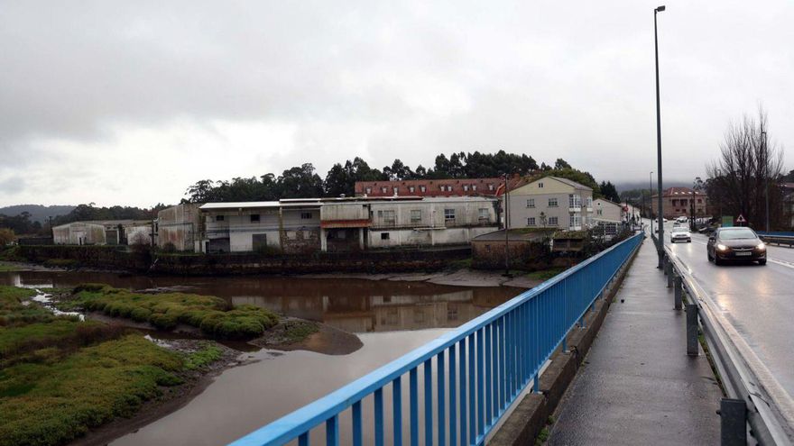 Vista de la antigua nave de Alfageme en la desembocadura del Umia. |  Noé Parga