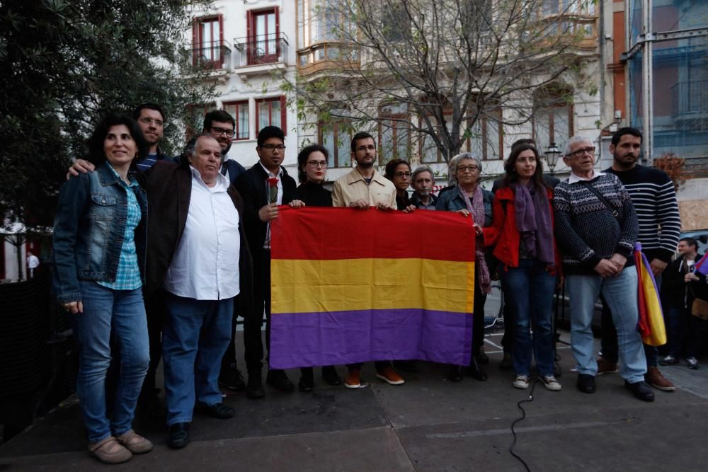 Unas 250 personas se manifiestan por la República en Cort