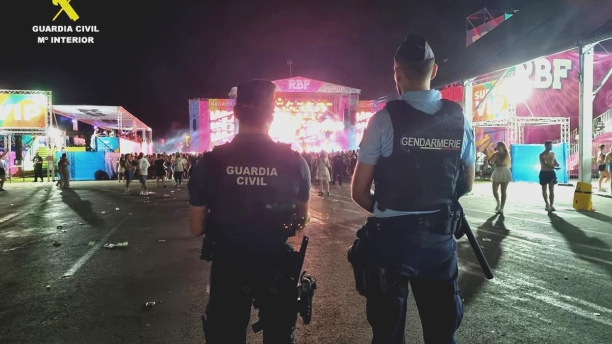 Agentes de la Guardia Civil y la Gendarmería en un servicio conjunto en el festival