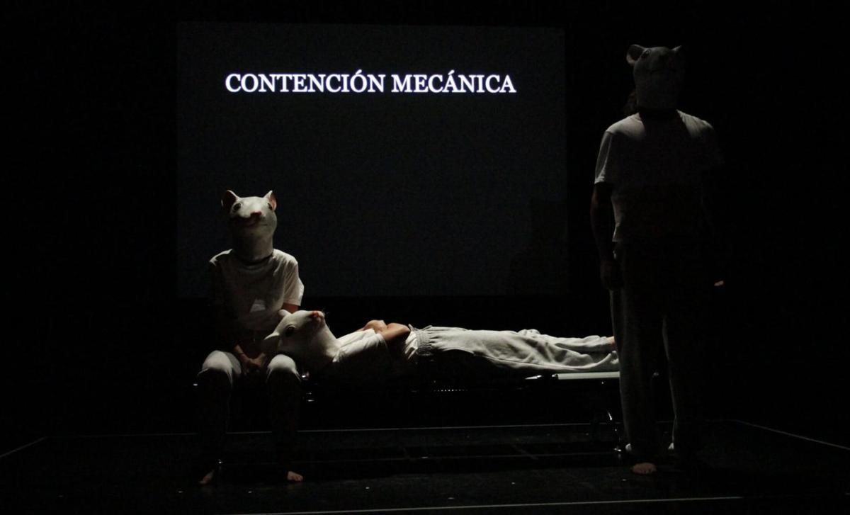 Una escena de la obra 'Contención mecánica'