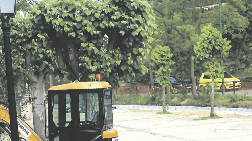 Aspecto de las obras en el parque Santarúa.