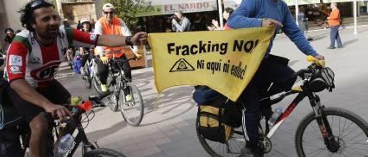 III Marcha ciclista antifracking en Castelló.