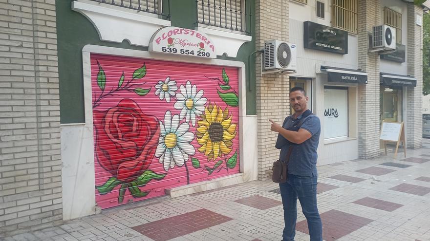 Nueva Málaga llena de fantasía y color sus comercios