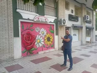 Nueva Málaga llena de fantasía y color sus comercios