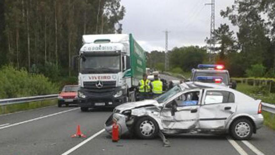 Muere una persona en un accidente de tráfico en Valga