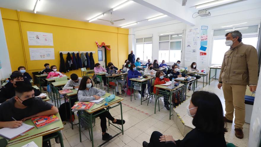 La Junta aclara que la mascarilla solo es obligatoria en el transporte escolar