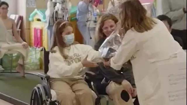 Vídeo | Marta, la última menor del accidente de Adamuz, recibe el alta