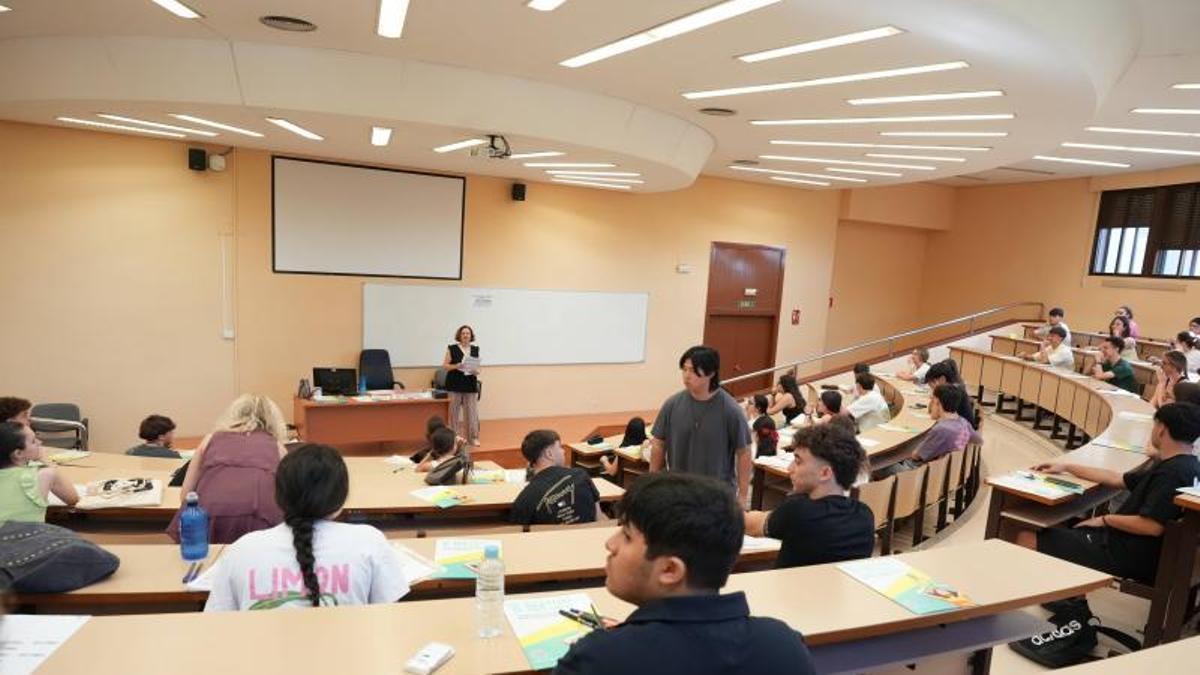 Fotogalería | Badajoz, ante la PAU de julio con "literatura hispanoamericana descartada" y preparados por si algo sale mal